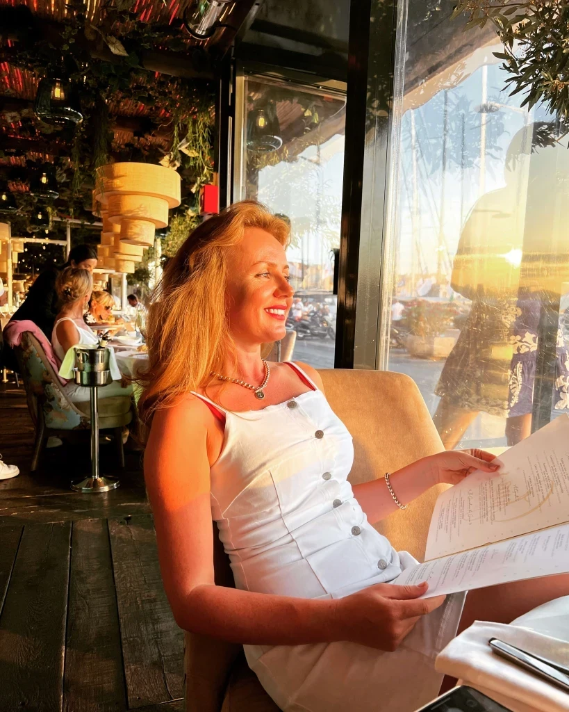 Mariana Profile image 4